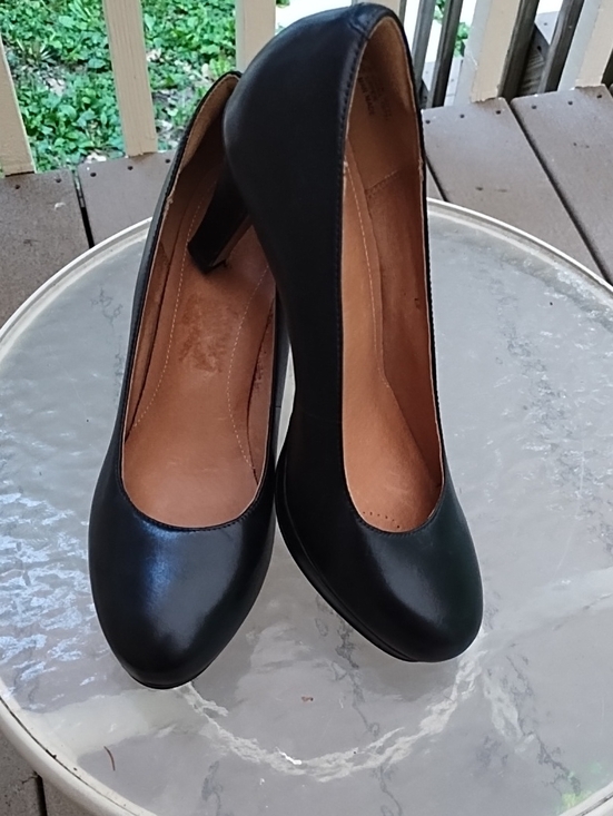 Clarks Shoes - Clarks Classic Black Women's Pump - Sleek Leather Look